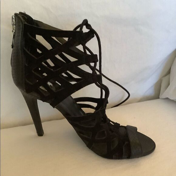 GUESS Gladiator Heels, Size 7 - Picture 8 of 9